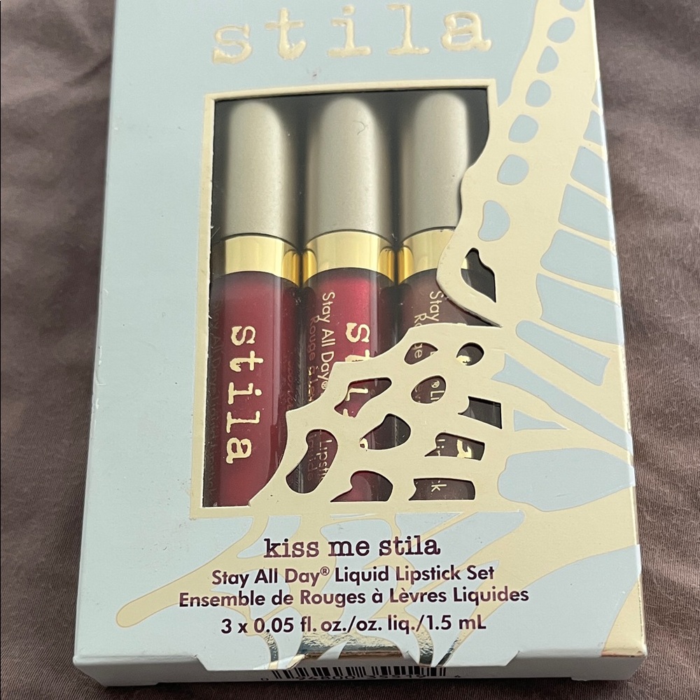 Stila Kiss Me Liquid Lipstick Set - Red and Pink - Picture 3 of 6